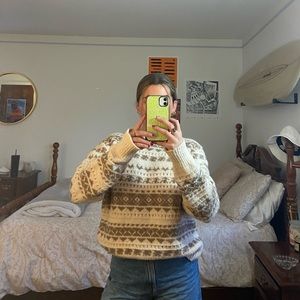 Vintage oversized sweater in a beautiful pattern with neutral colors